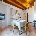 Apartment Charming House - 5 Minutes From Two Towers Bologna