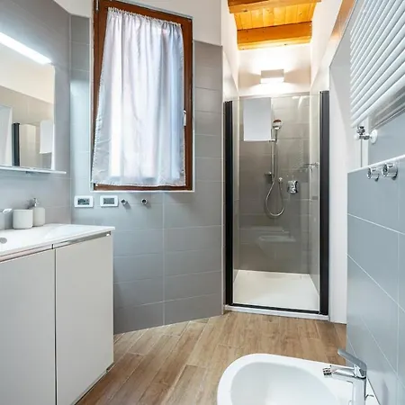 Charming House - 5 Minutes From Two Towers ボローニャ