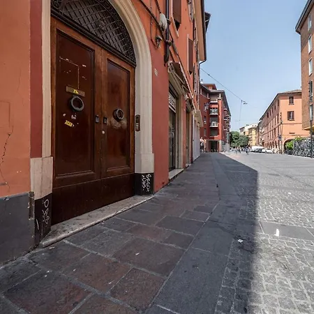 Charming House - 5 Minutes From Two Towers