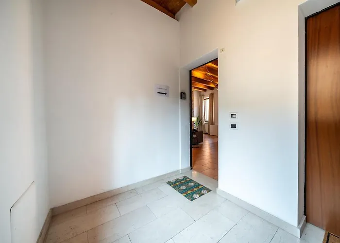 Charming House - 5 Minutes From Two Towers