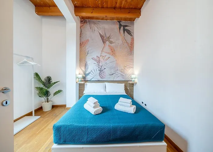 Charming House - 5 Minutes From Two Towers Apartment