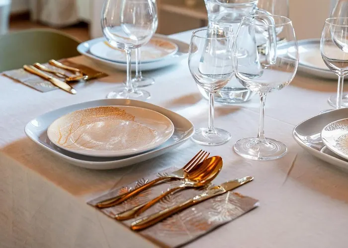 Charming House - 5 Minutes From Two Towers *